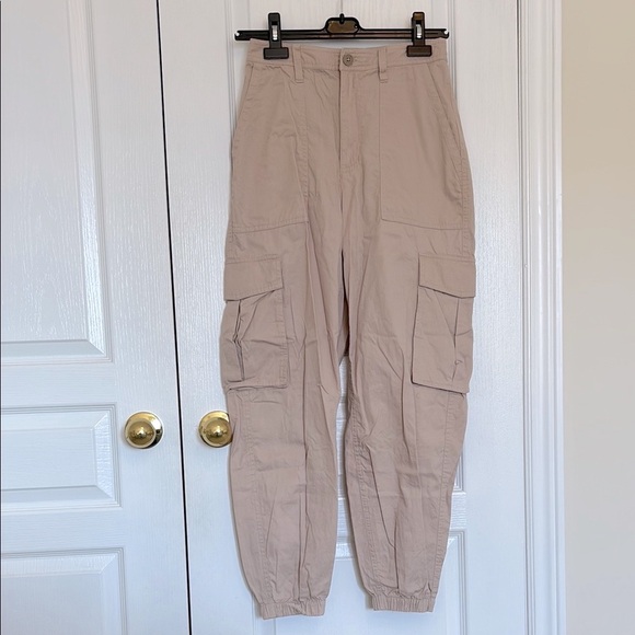 Abercrombie & Fitch Cargo Pants - Picture 5 of 6